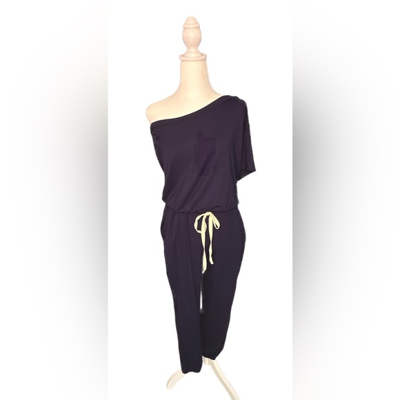 Women's Off The Shoulder Jumpsuit - Picture 1 of 4